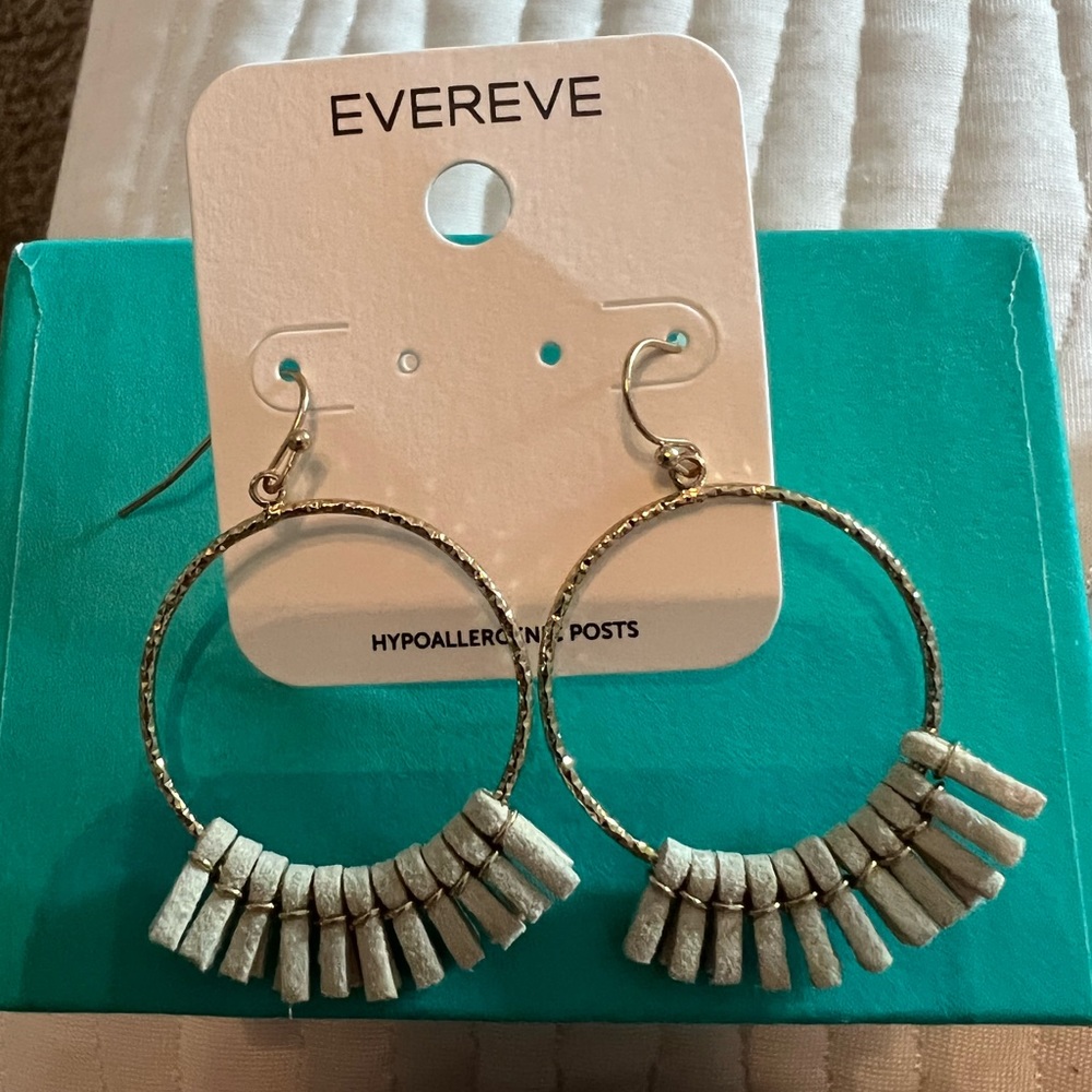 Evereve Hadley leather fringe hoop earrings